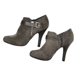 Fergalicious Fergie Gray Suede Moto Ankle Booties Womens Size 10 Buckle Zip Heel